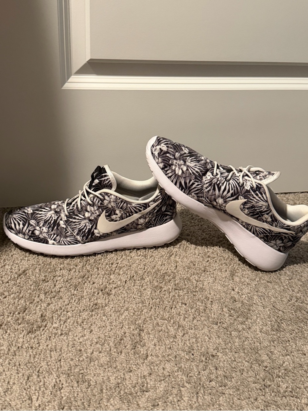 Nike Women's Floral-Print Running Sneakers - Black & White